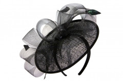 Sinamay Saucer mit Crinolschleife