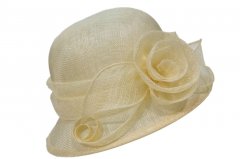 Kleine Sinamay Glocke