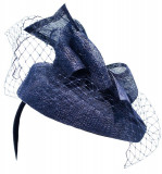 Sinamay-Fascinator with bow and veil 