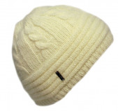 Angorahaube mit Zopfmuster