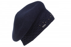 beret with pearl-application